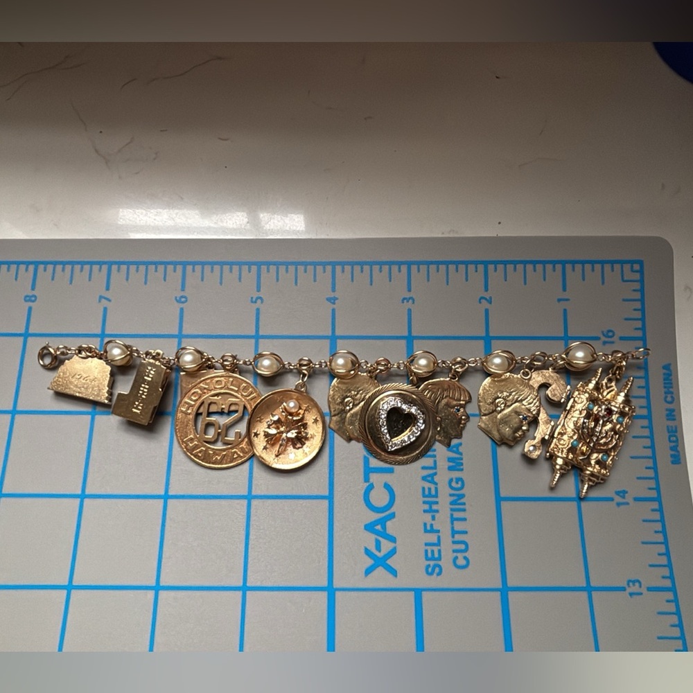✨NO LONGER AVAILABLE✨ 
Vintage Solid 14k Gold Charm Bracelet ( 63,4 GRAMS ) - Picture 14 of 17